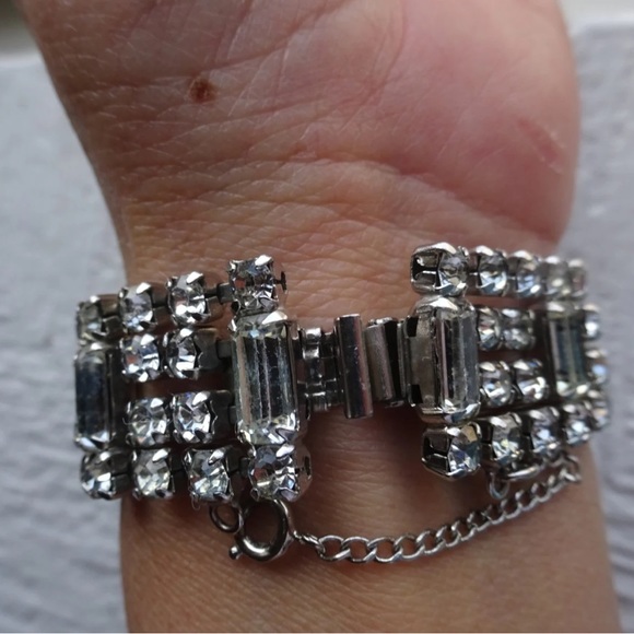 Vintage Weiss Bracelet - Picture 3 of 4